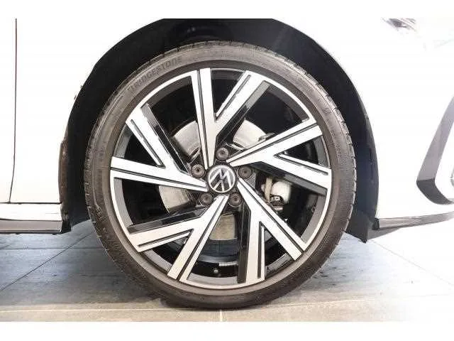 Volkswagen Golf 2024 — миниатюра 3