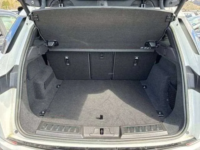 Land Rover Land Rover Others 2023 — миниатюра 2