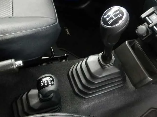 Suzuki Jimny XC 5MT 2023 — миниатюра 3