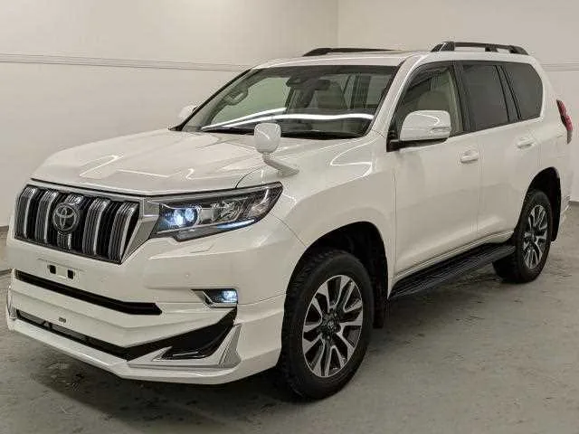 Toyota Land Cruiser Prado 2023 — фото 1, купить с доставкой в Москву