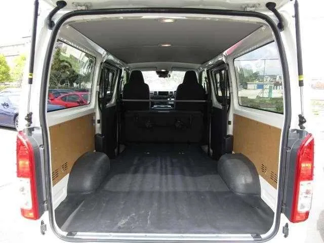 Toyota Hiace Van 2025 — миниатюра 5