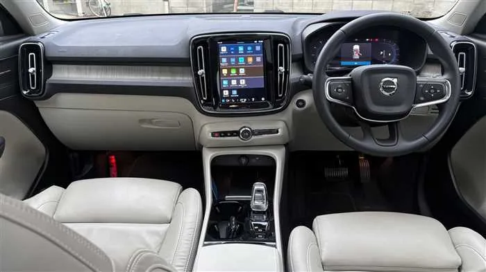 Volvo XC40 B4 AWD 2023 — миниатюра 5