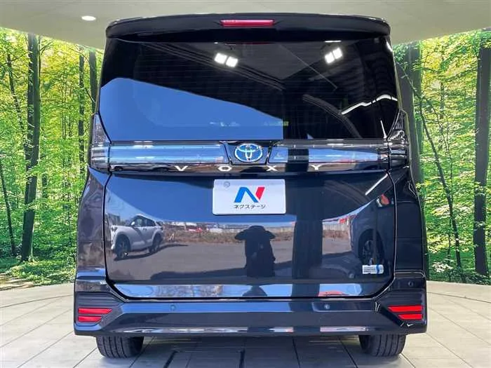 Toyota Voxy 2022 — миниатюра 4