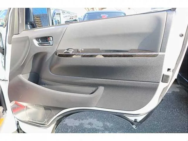 Toyota Hiace Van 2023 — миниатюра 4