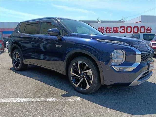 Mitsubishi OUTLANDER PHEV P 4WD 2022 — миниатюра 4