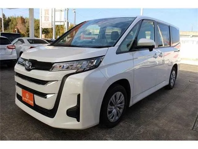 Toyota Noah 2022 — миниатюра 4