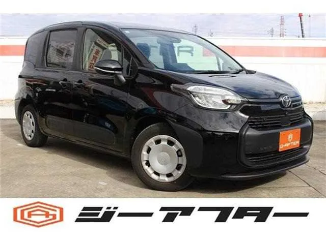 Toyota Sienta 2023 — фото 1, купить с доставкой в Москву