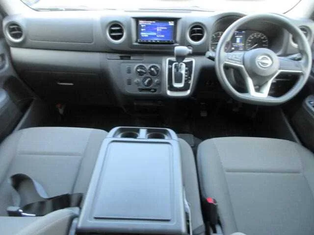 Nissan Caravan Van 2026 — миниатюра 2