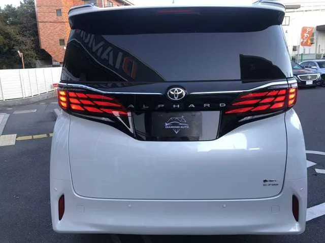 Toyota Alphard G 2023 — миниатюра 3