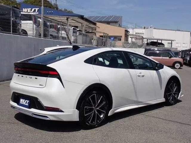 Toyota Prius 2025 — миниатюра 2