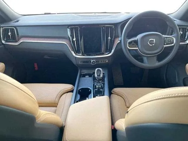 Volvo V60 2023 — миниатюра 2