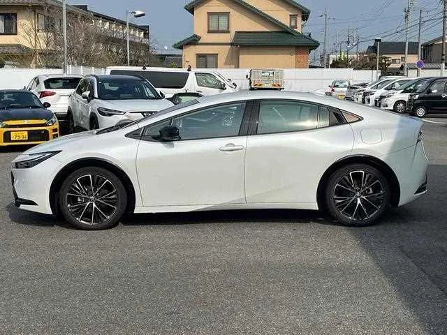 Toyota Prius 2023 — миниатюра 3