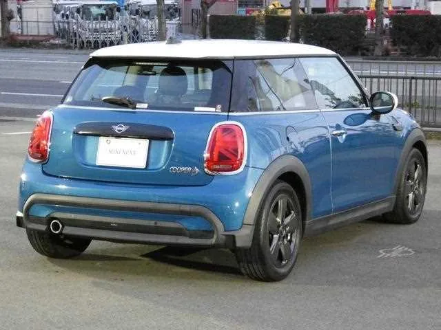 BMW MINI 2022 — миниатюра 2