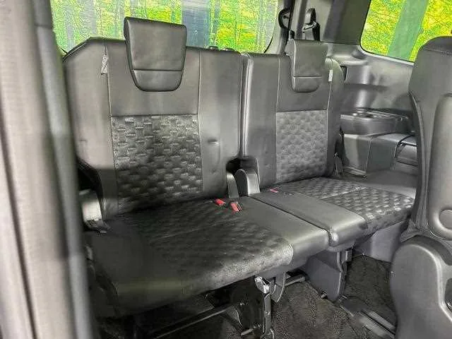Toyota Voxy 2024 — миниатюра 4