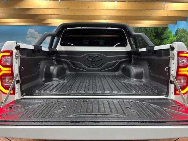 Toyota Hilux 2022 — миниатюра 4