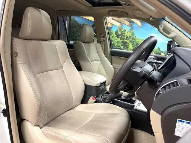 Toyota Land Cruiser Prado 2023 — миниатюра 3