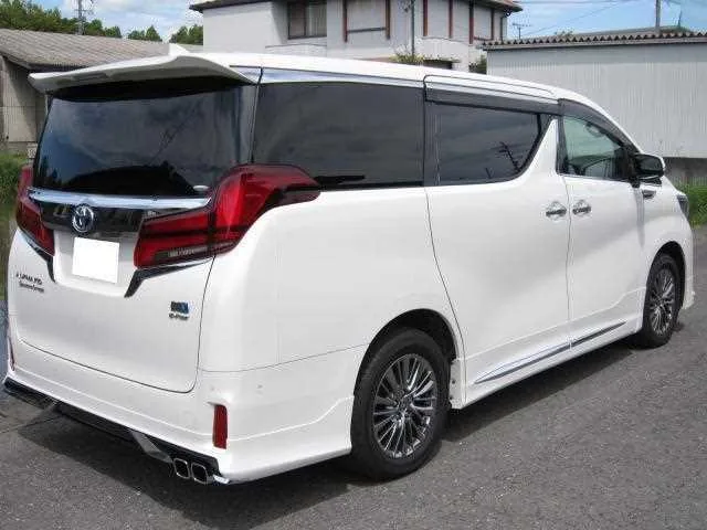 Toyota Alphard Hybrid 2023 — миниатюра 2