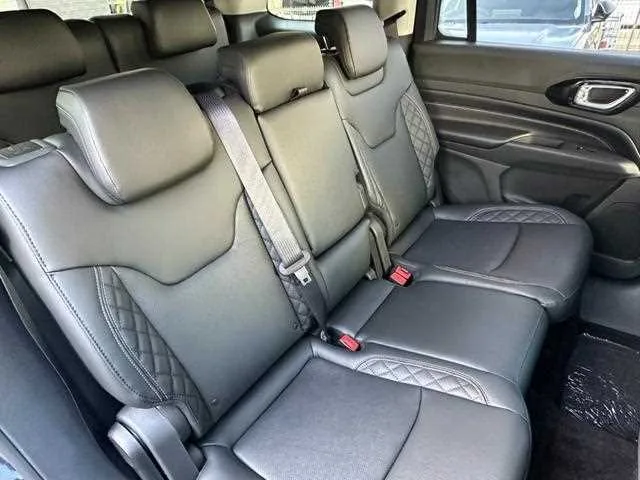 Jeep Commander 2025 — миниатюра 2