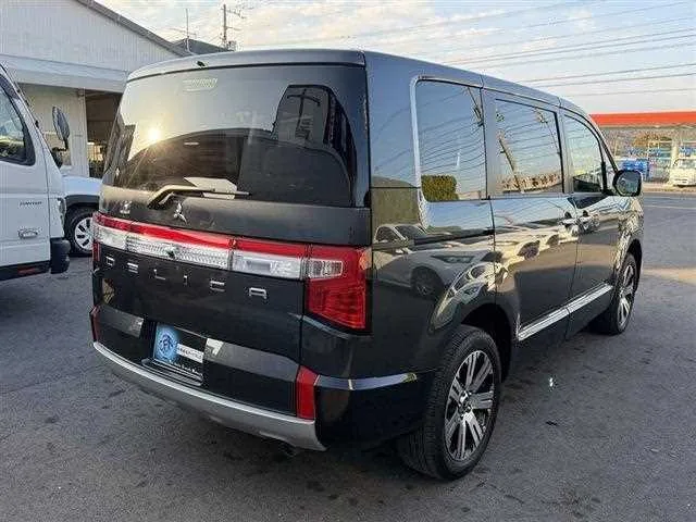 Mitsubishi Delica D:5 2024 — миниатюра 2