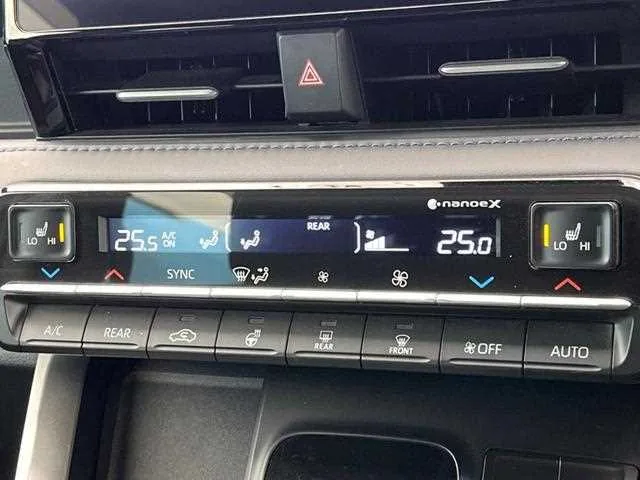 Toyota Voxy 2022 — миниатюра 3