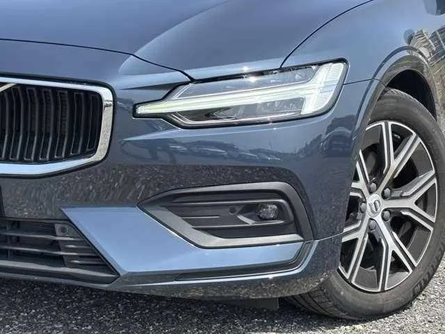 Volvo V60 2023 — миниатюра 3