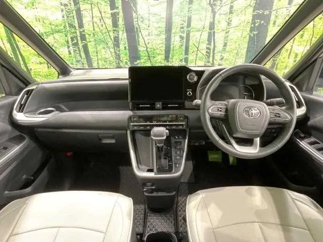 Toyota Noah 2023 — миниатюра 2