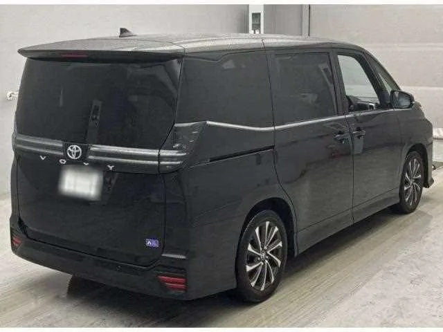 Toyota Voxy 2024 — миниатюра 2