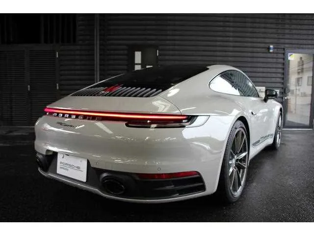 Porsche 911 2024 — миниатюра 2