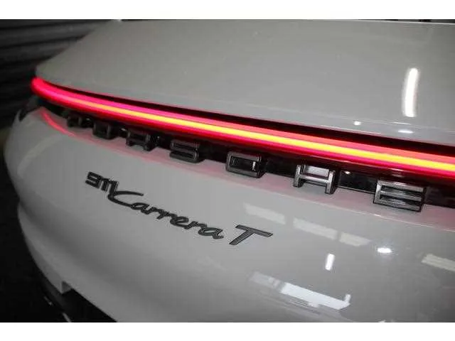 Porsche 911 2024 — миниатюра 4
