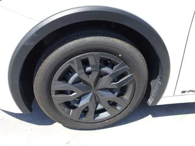 Toyota Prius 1.8 X E-Four 4WD 2023 — миниатюра 4