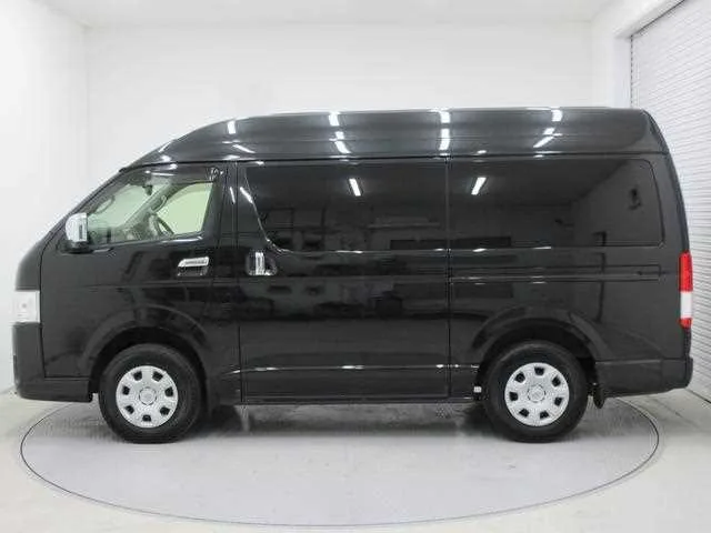 Toyota Hiace Van 2023 — миниатюра 5
