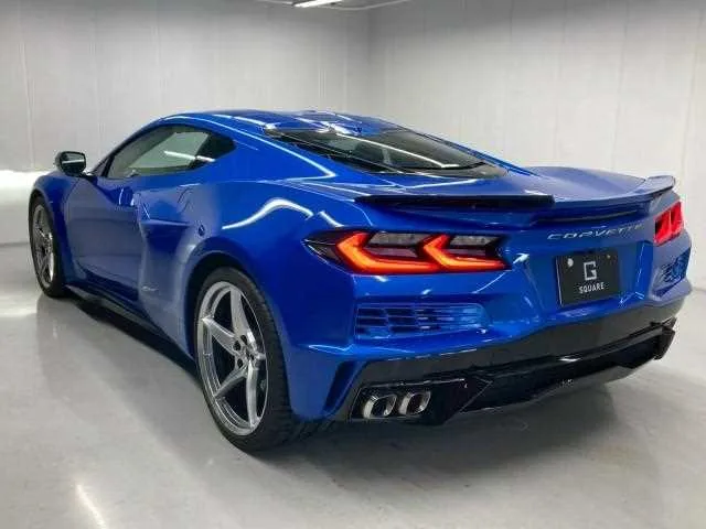 Chevrolet Corvette 2025 — миниатюра 3