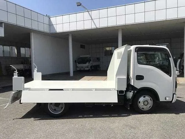 Isuzu Elf Truck 2023 — миниатюра 5