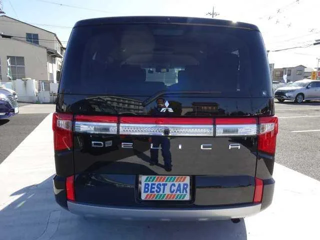 Mitsubishi Delica D:5 2.2 G PKG Turbo 4WD 2025 — миниатюра 2