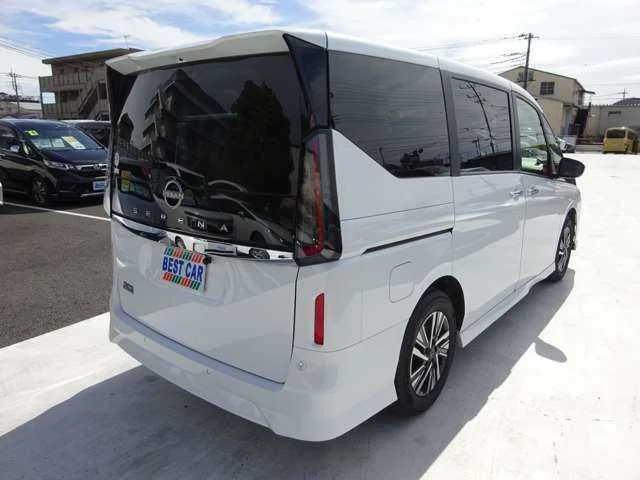 Nissan Serena 2.0 HighwayStarV 2025 — миниатюра 3