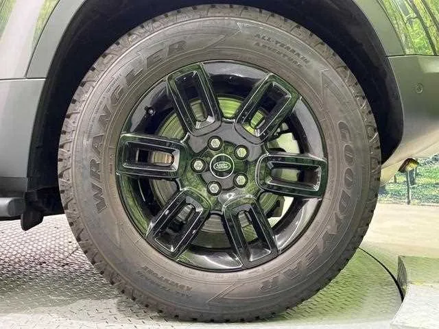 Land Rover Defender 2025 — миниатюра 5