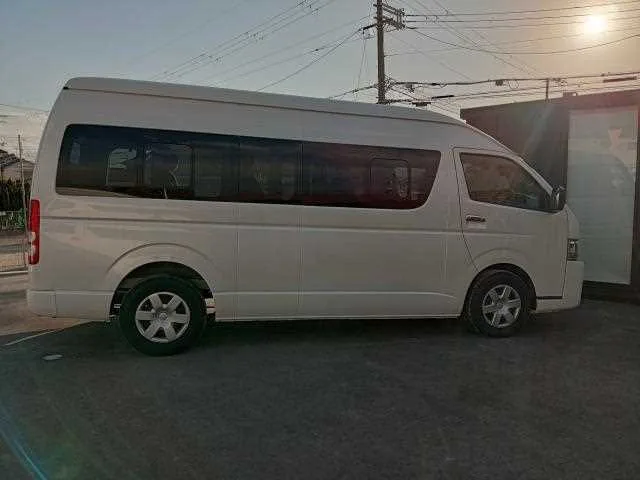 Toyota HIACE COMMUTER 2023 — миниатюра 4