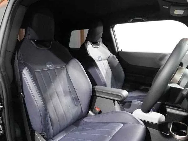 BMW MINI 2024 — миниатюра 2