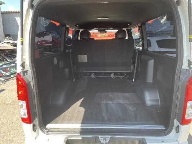 Toyota HIACE VAN 2024 — миниатюра 3