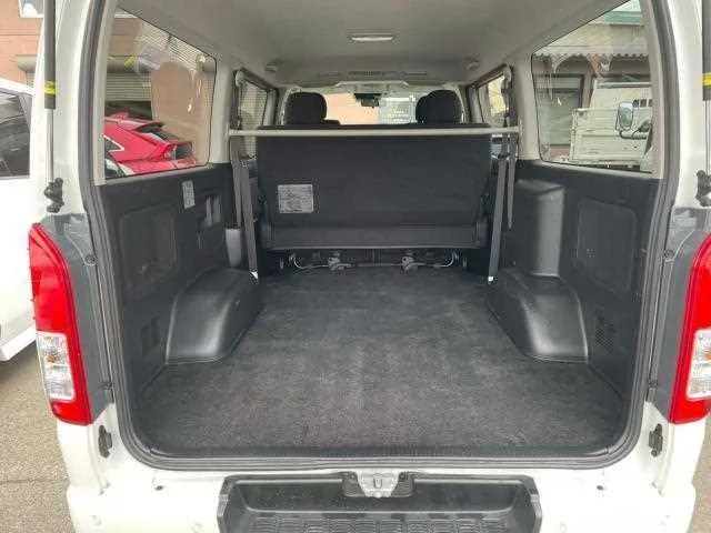 Toyota HIACE VAN 2024 — миниатюра 3