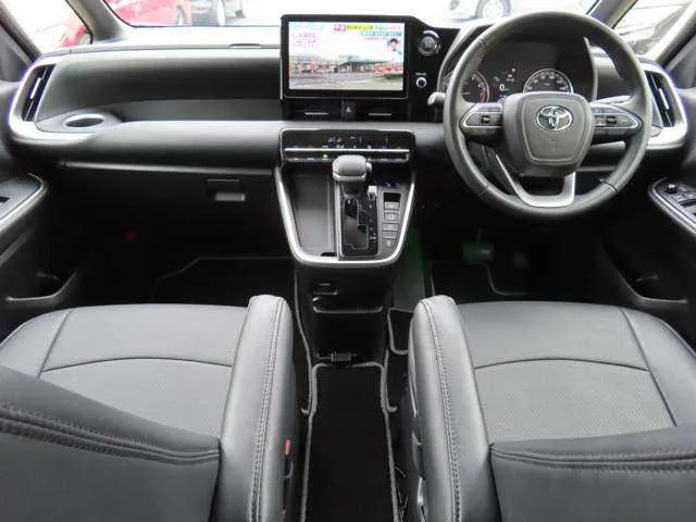 Toyota Noah 2023 — миниатюра 2