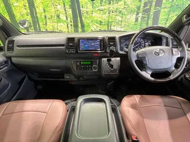 Toyota Hiace Van 2022 — миниатюра 2