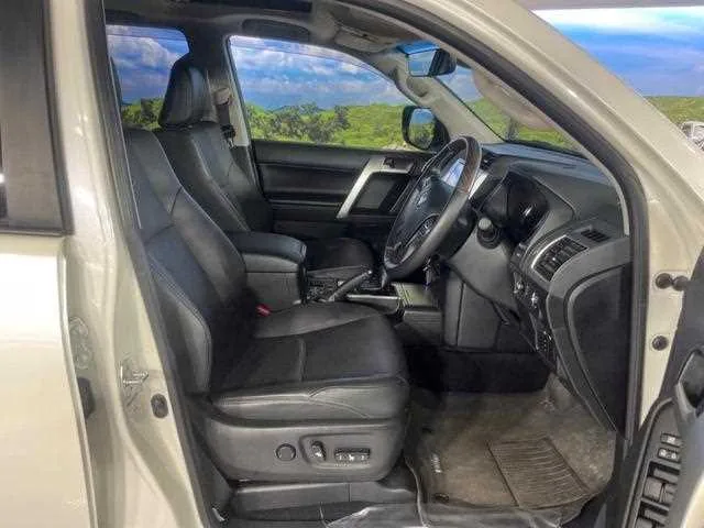 Toyota Land Cruiser Prado 2023 — миниатюра 5