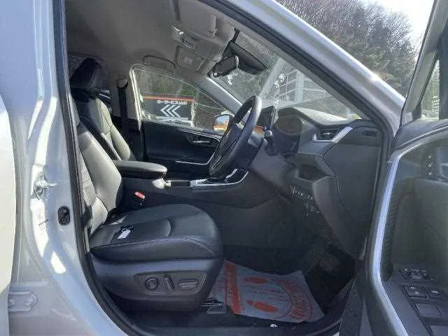 Toyota RAV4 2022 — миниатюра 2