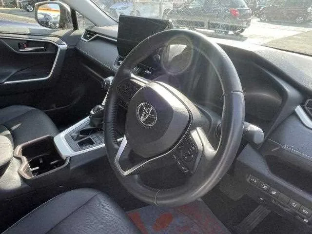 Toyota RAV4 2022 — миниатюра 3