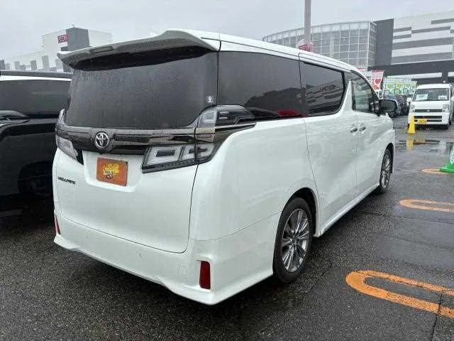 Toyota Vellfire 2022 — миниатюра 2