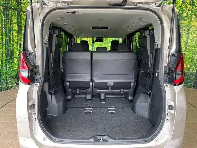 Toyota Noah 2022 — миниатюра 4