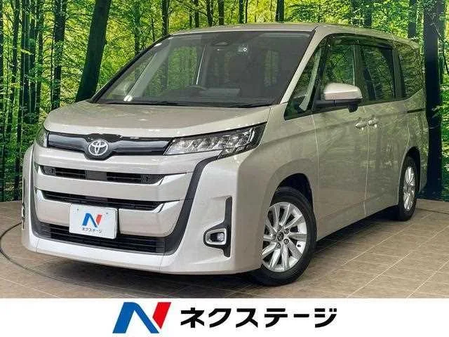 Toyota Noah 2022 — фото 1, купить с доставкой в Москву