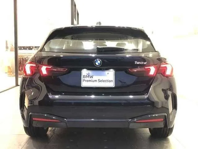 BMW 1 Series 2025 — миниатюра 2