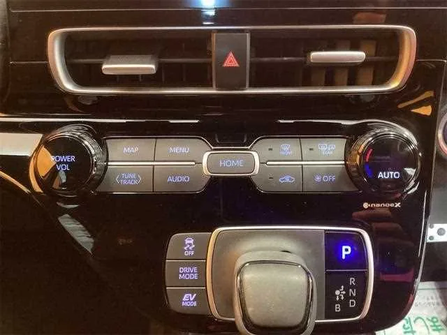 Toyota AQUA 2023 — миниатюра 3